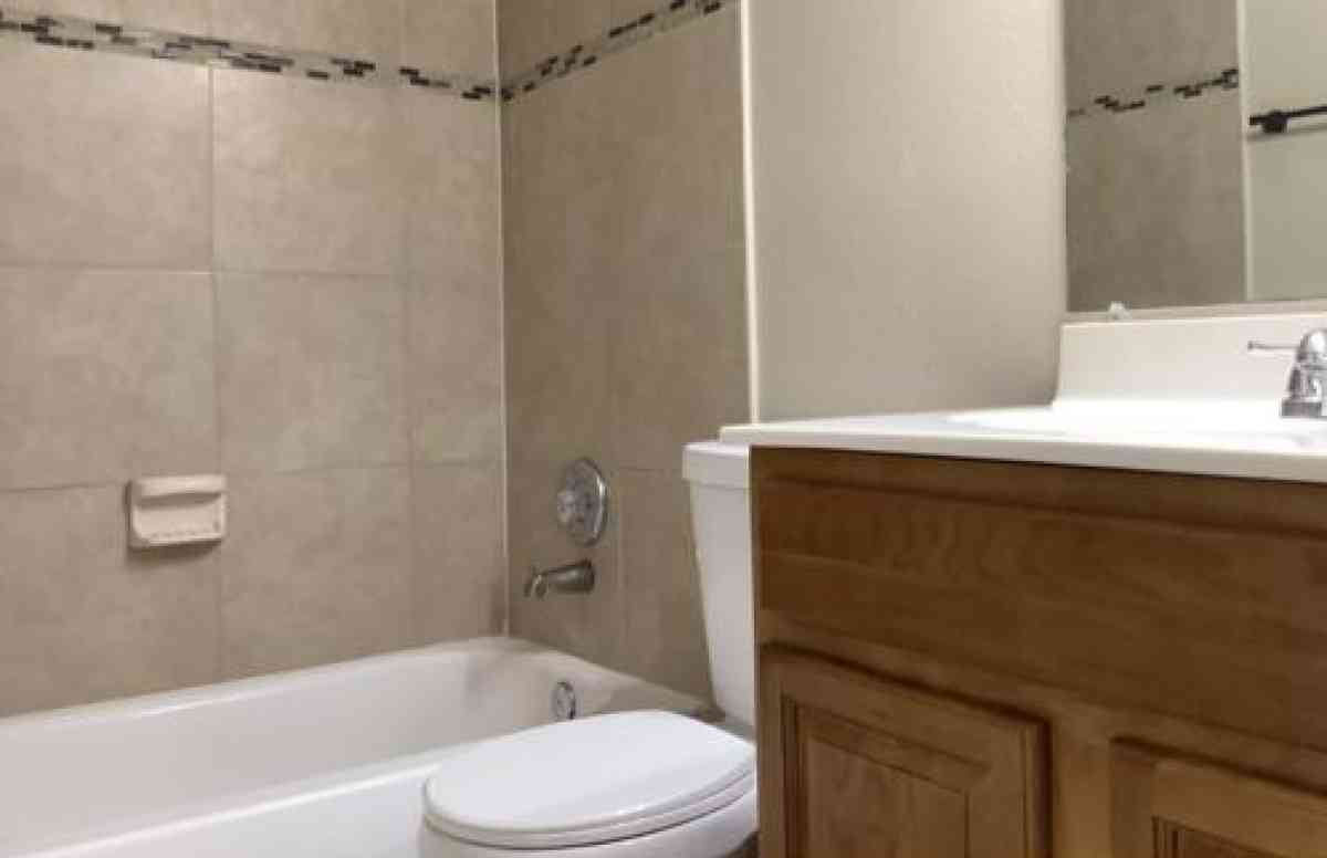 House for Rent - Brandon, Florida - FleaMarketBay