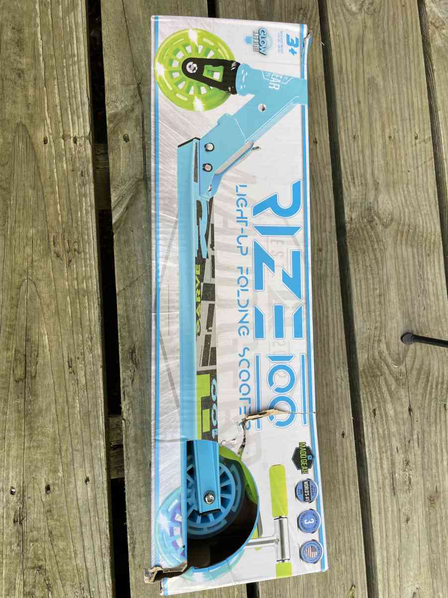Kids Razor light up scooter - Hixson, Tennessee