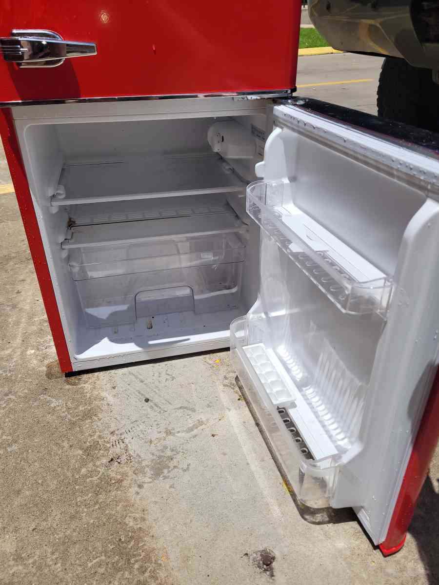 mini fridge - Houston, Texas - FleaMarketBay