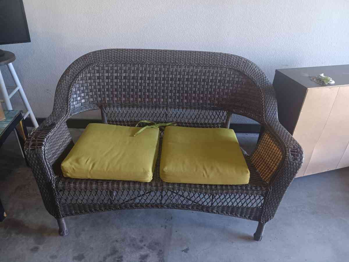 Patio love seat - Aurora, Colorado - FleaMarketBay