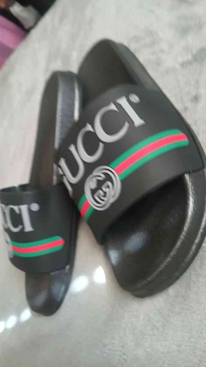Gucci slides size 42 - Beattyville, Kentucky - FleaMarketBay