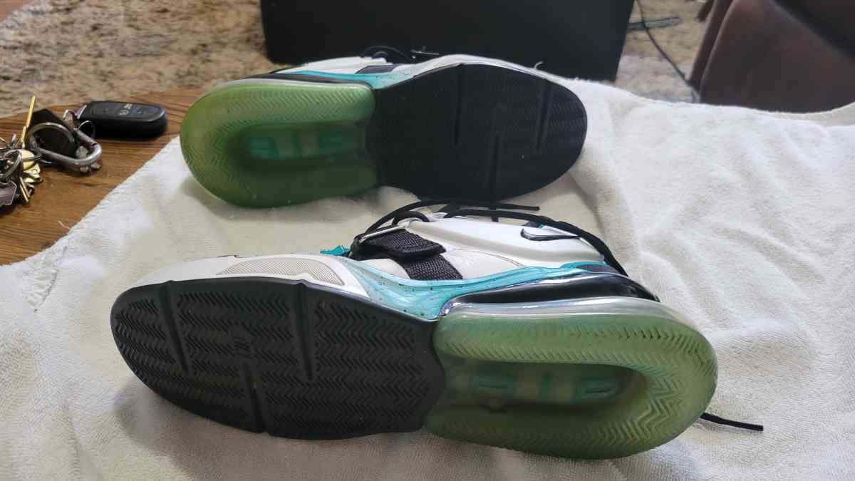 NIKE AIR FORCE 270 - Choctaw, Oklahoma - FleaMarketBay