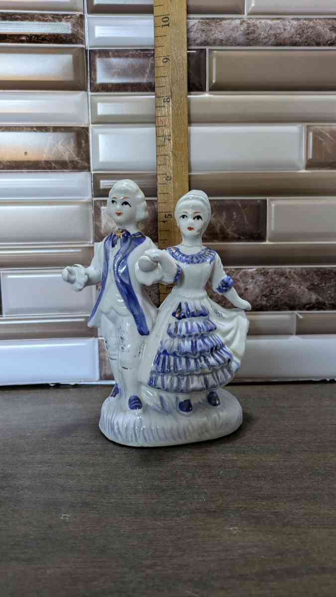 Slovak Ceramic Figurine Man And Woman In Traditional Dress W - Phoenix, Arizona
