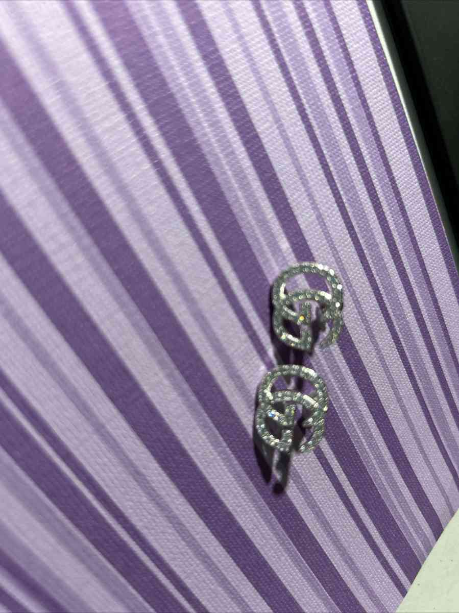 double G fashion earring - Indianapolis, Indiana - FleaMarketBay