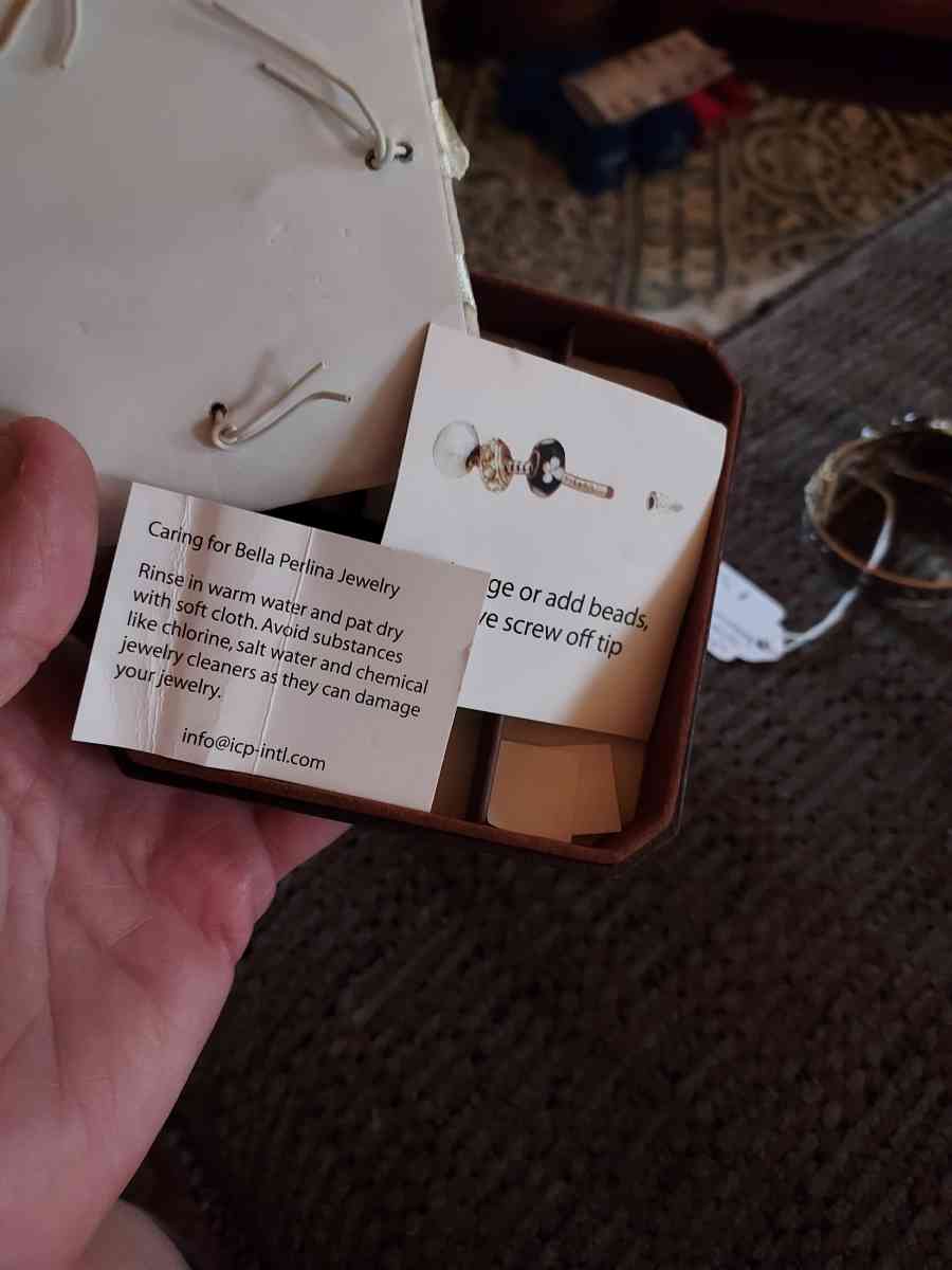 Bella perlina one size fits all c h arm bracelet - Albuquerque, New Mexico - FleaMarketBay