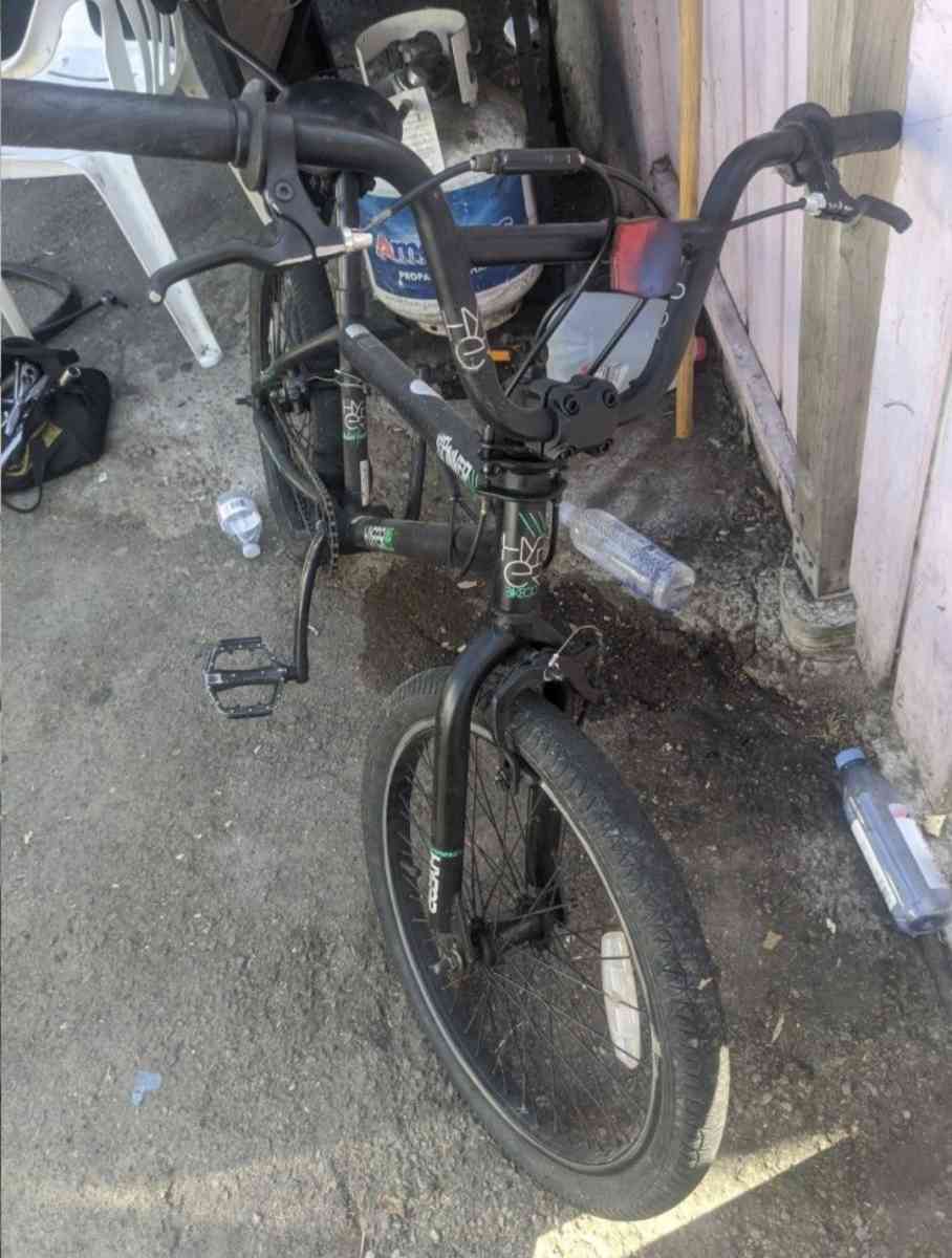 Spinner Bmx - Alicia, Arkansas - FleaMarketBay