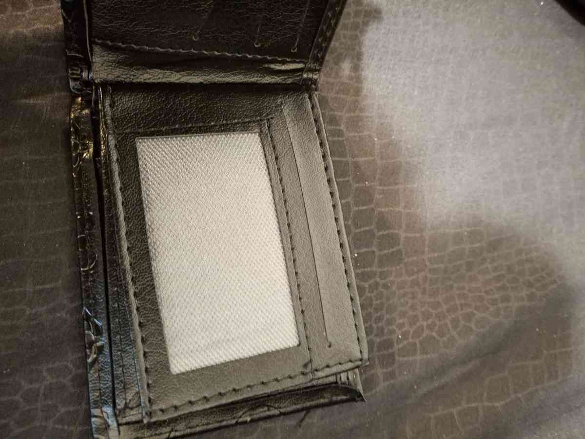 nice mens LV wallet - Austin, Texas - FleaMarketBay