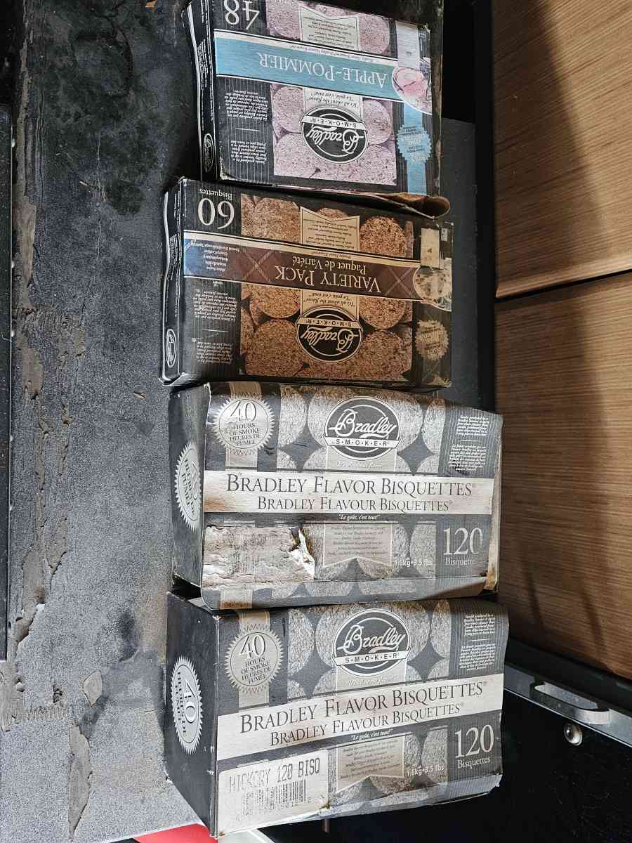 Bradley Smoker - Hollister, California - FleaMarketBay