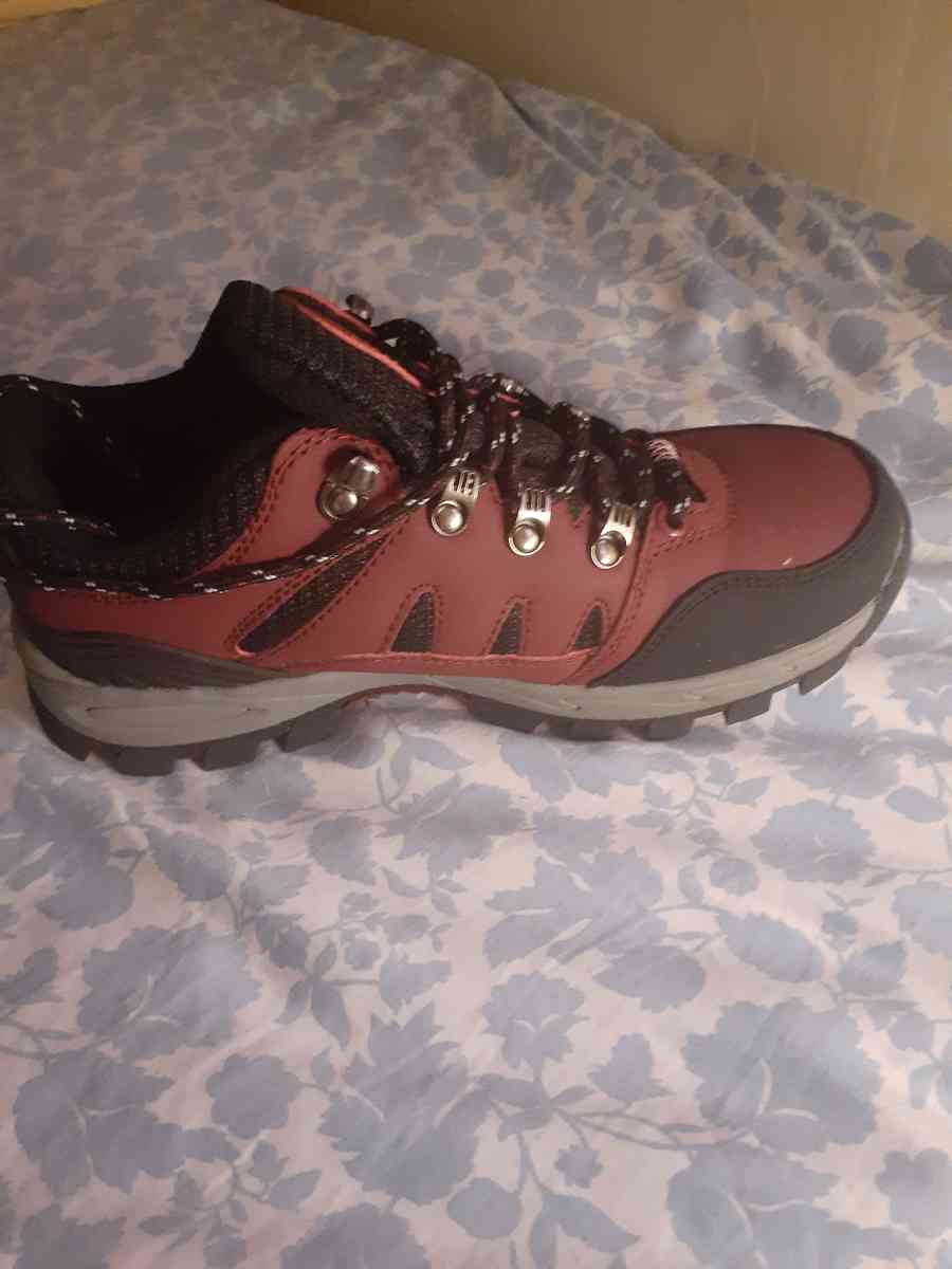womens hiking boots - Newport, Tennessee - FleaMarketBay