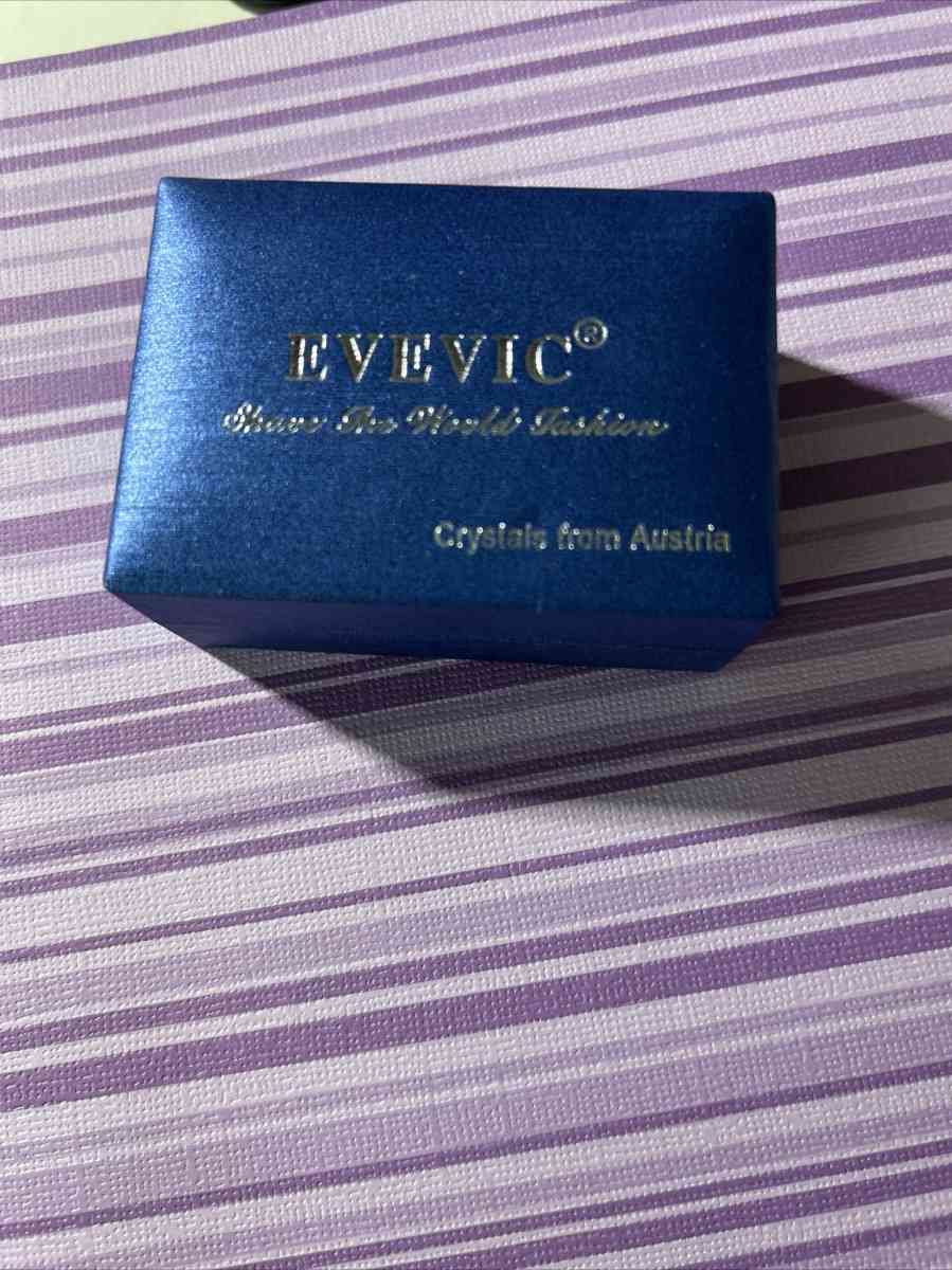 crystal earrings - Indianapolis, Indiana - FleaMarketBay