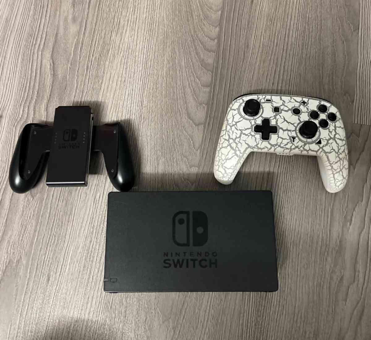 Nintendo switch and accessories     will negotiate price - Staunton, Virginia - FleaMarketBay