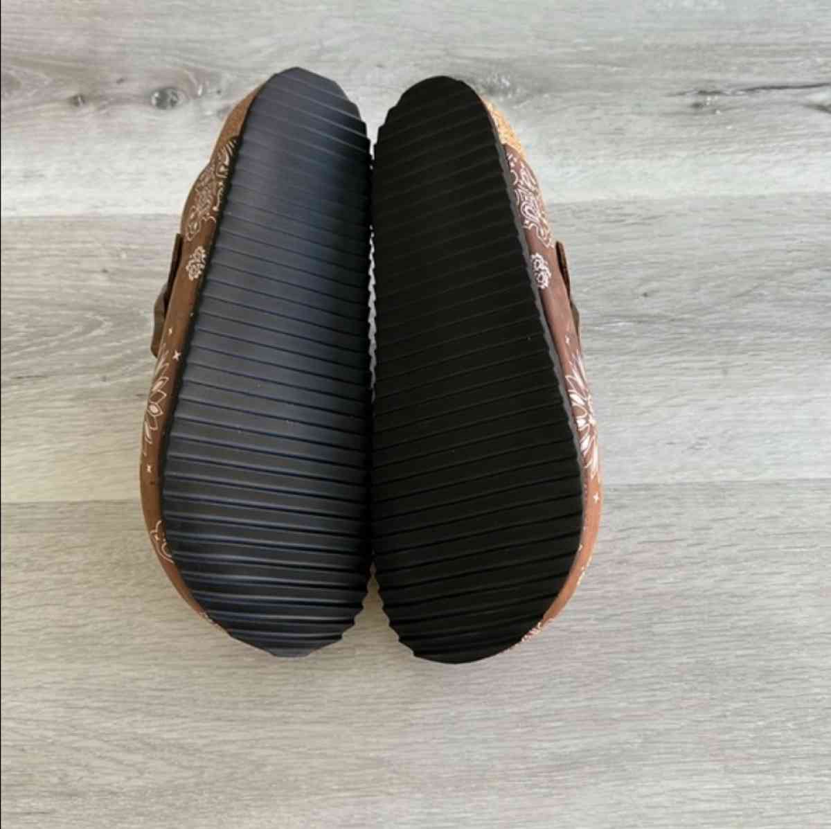 Bravest Studio London Mule Mocha Paisley 9 NWT - Altamonte Springs, Florida - FleaMarketBay