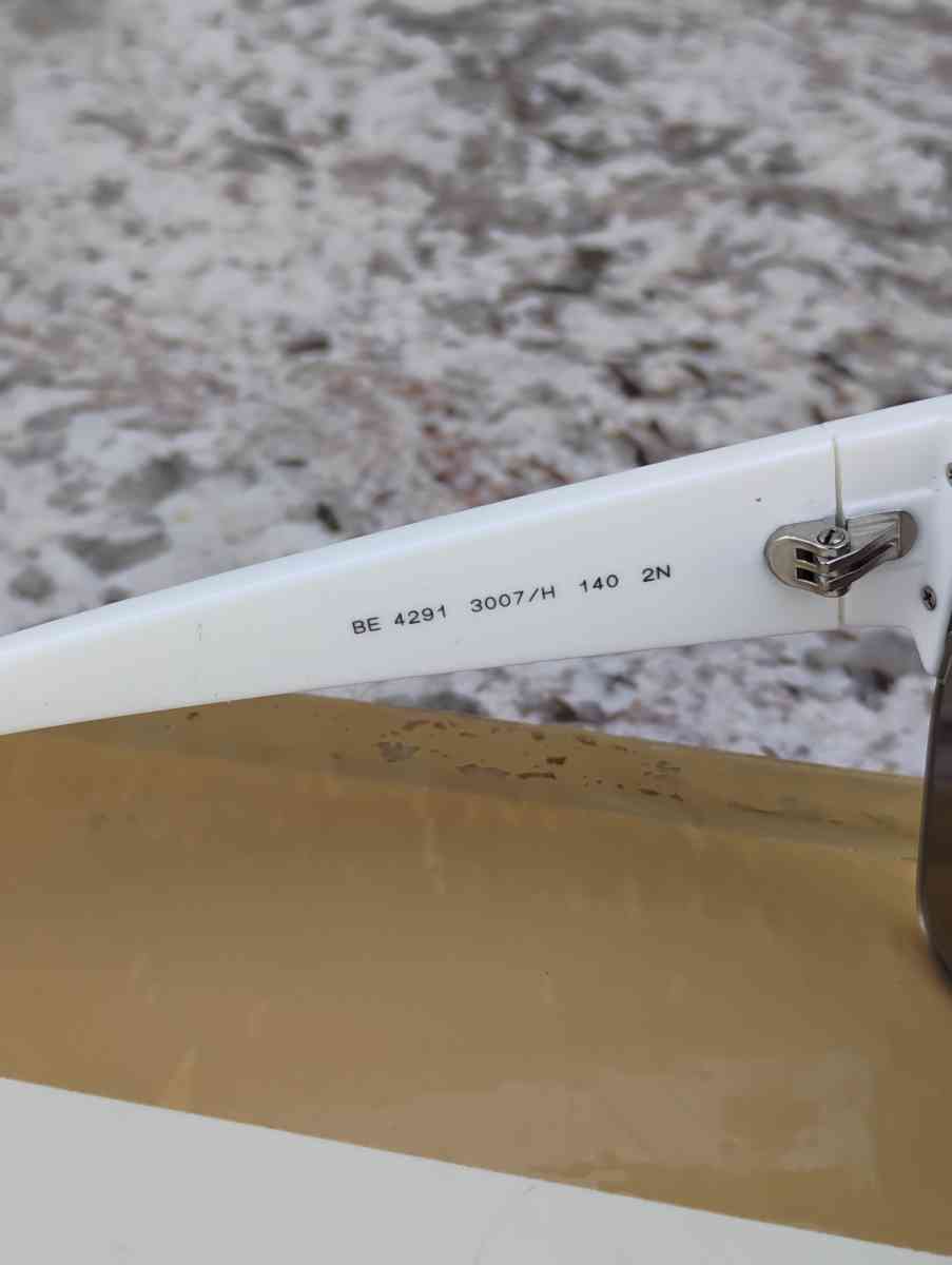 Burberry Sunglasses model 4291 - Salt Lake City, Utah - FleaMarketBay