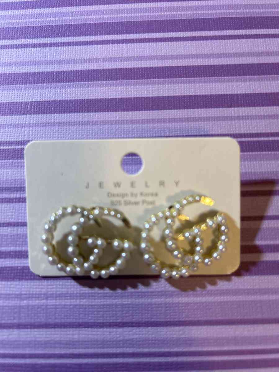 Double G earrings - Indianapolis, Indiana - FleaMarketBay