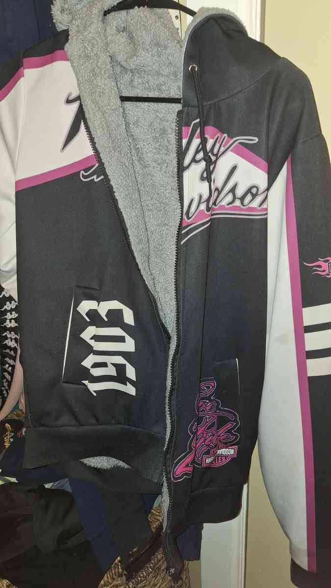 nike airmax size 8 HARLEY Davidson clothing n blanket - Dauphin, Pennsylvania - FleaMarketBay