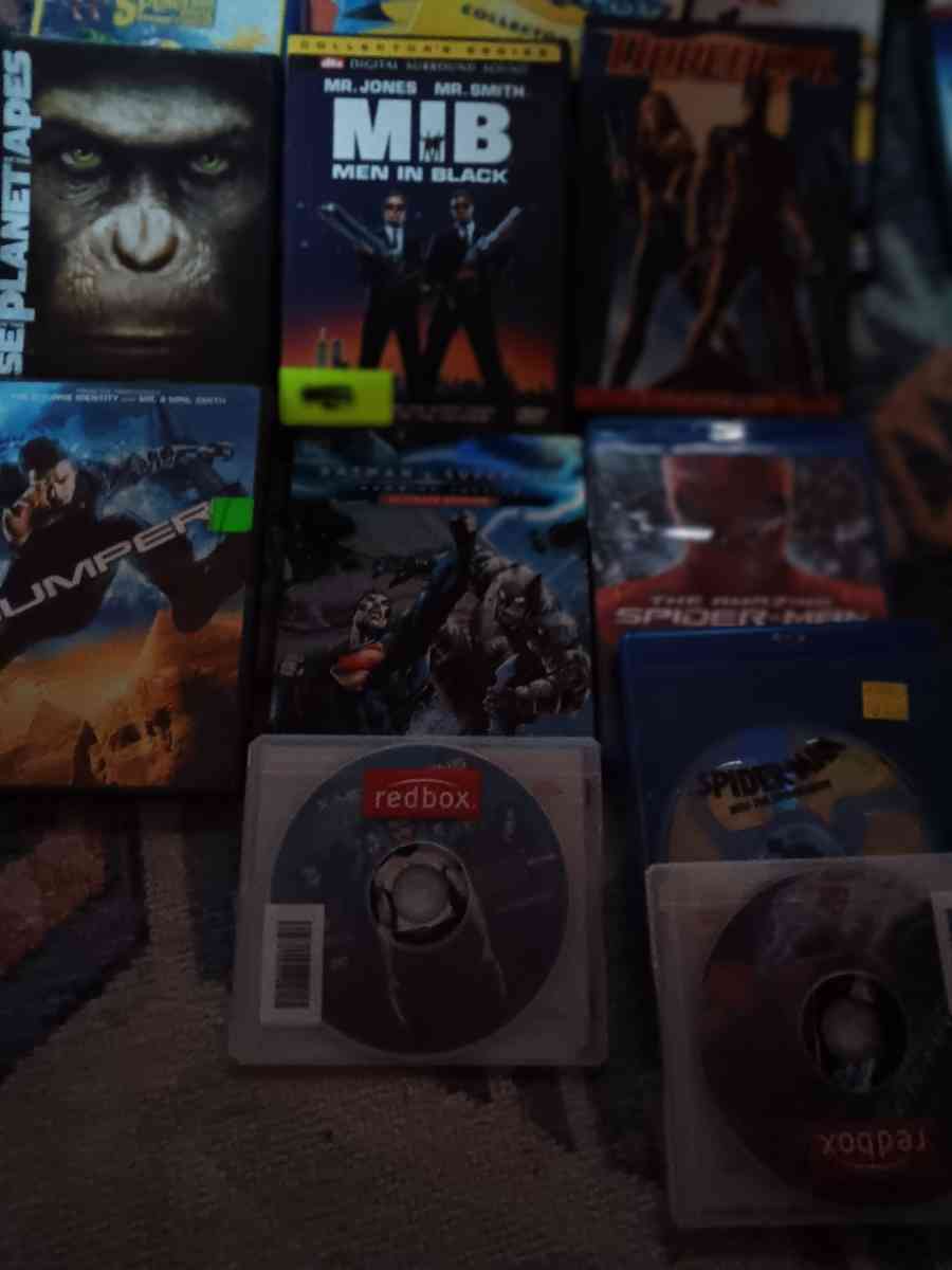 huge movie collection - Clackamas, Oregon - FleaMarketBay