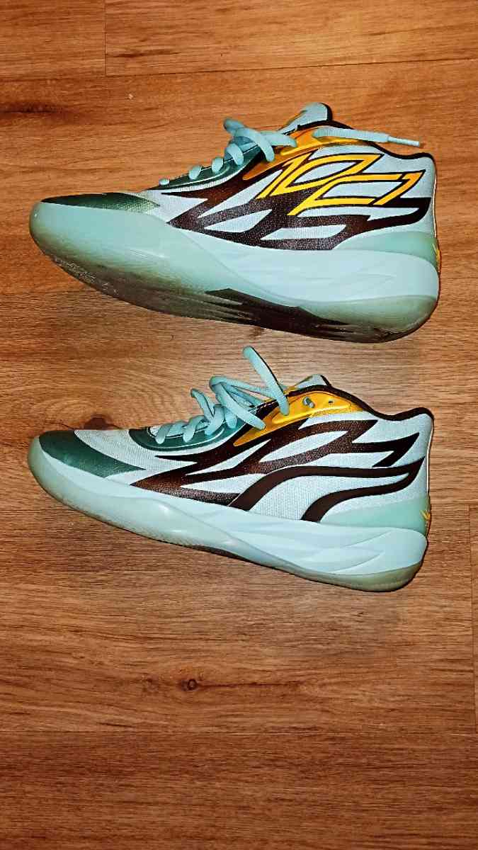 lamelo ball MB02 - Stockton, California - FleaMarketBay