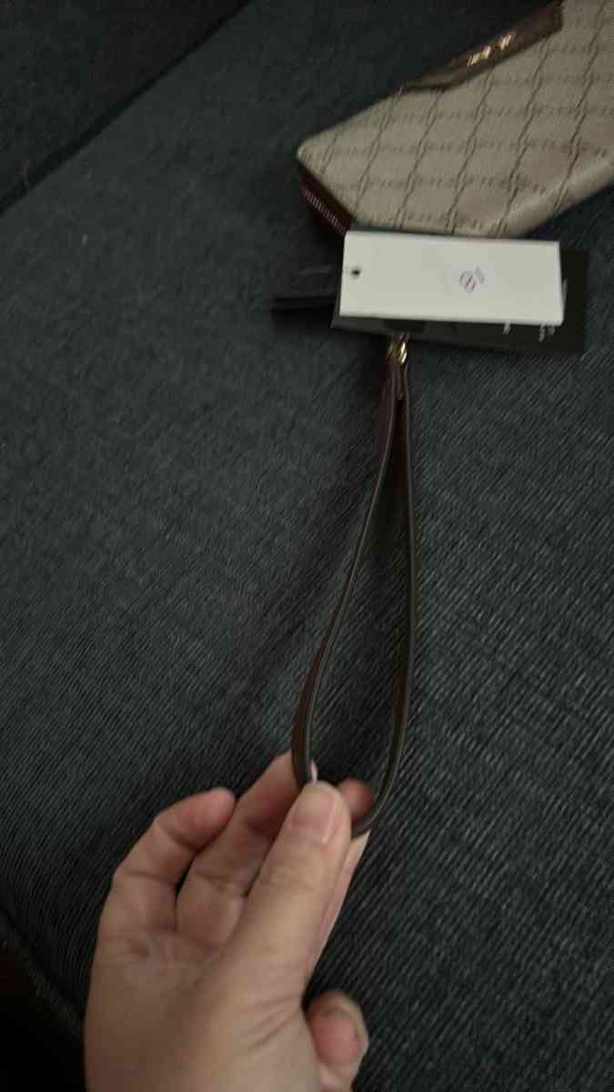 Nine West wristlet - Indianapolis, Indiana - FleaMarketBay