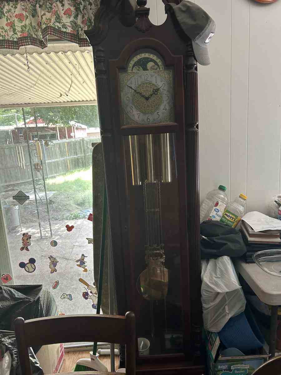grandfather clock - Desoto, Texas - FleaMarketBay