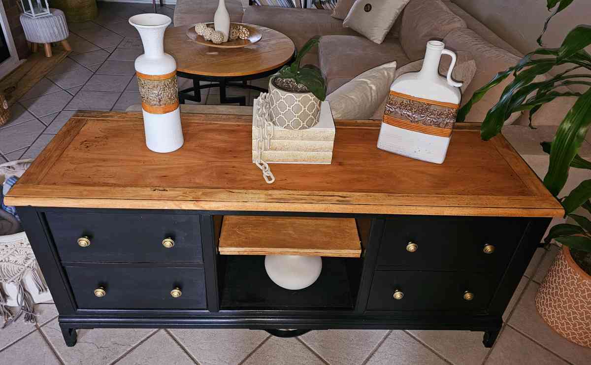 TV Stand - Clearwater, Florida - FleaMarketBay