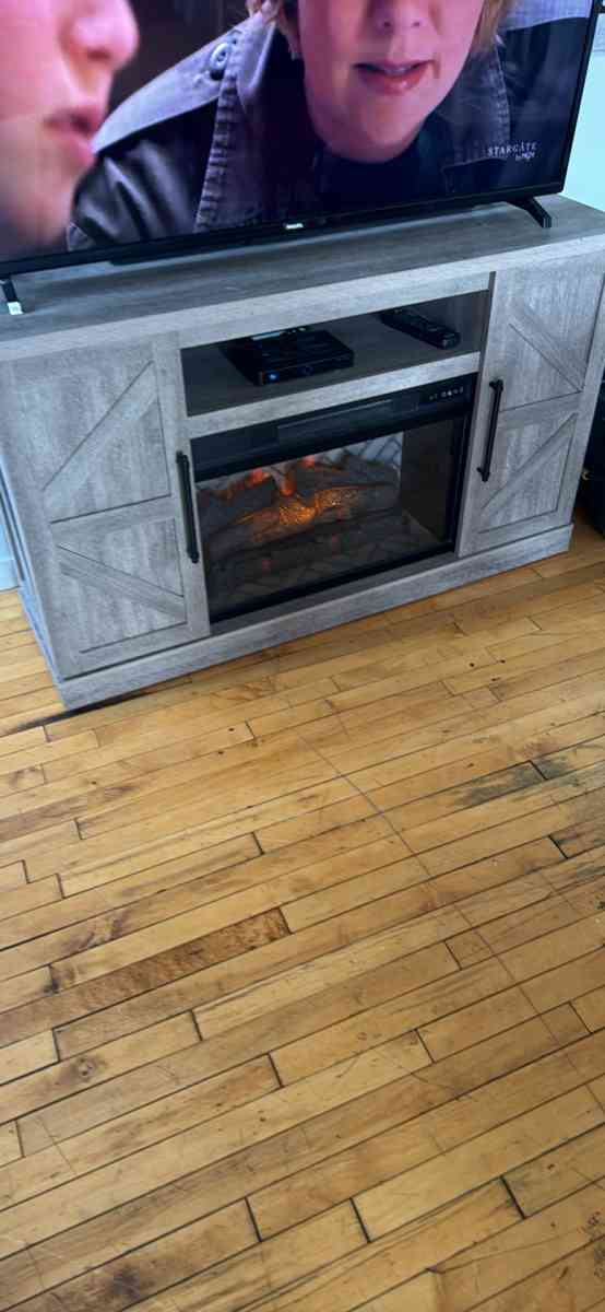 TV stand fireplace electric heater builtin - Grand Rapids, Michigan