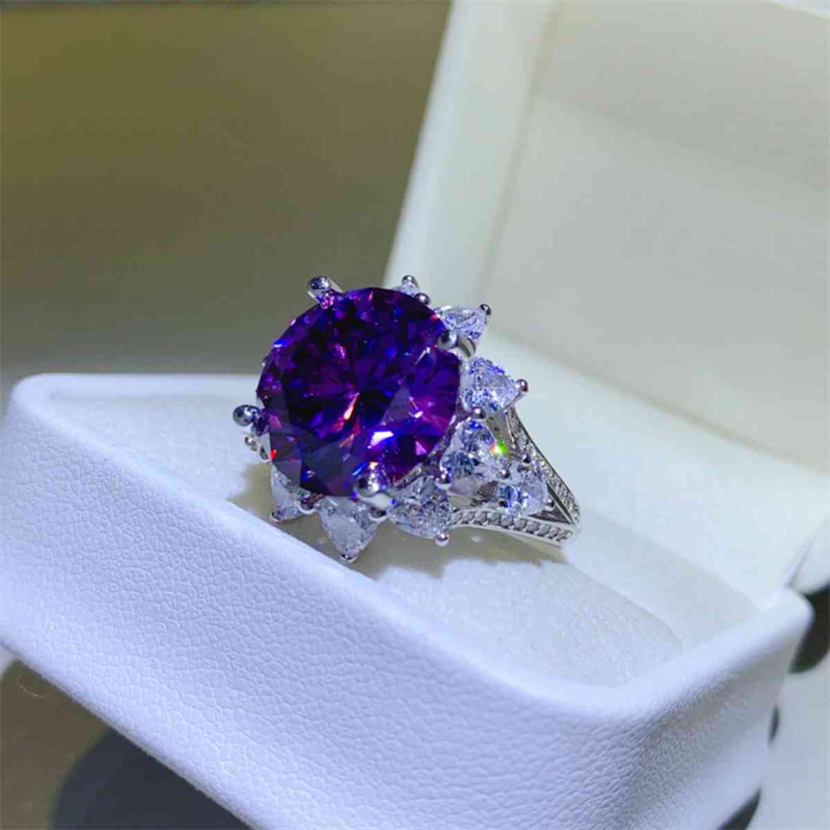 Moissanite Flower Shape Ring - Vancouver, Washington - FleaMarketBay