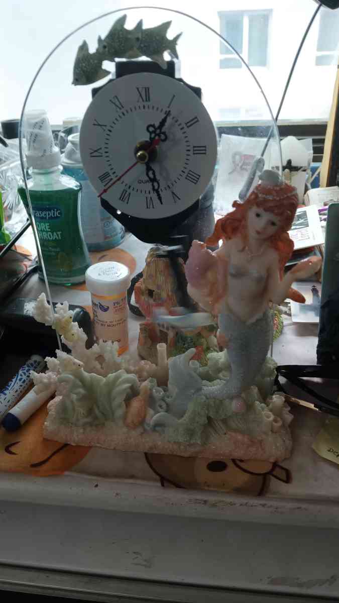 Mermaid clock