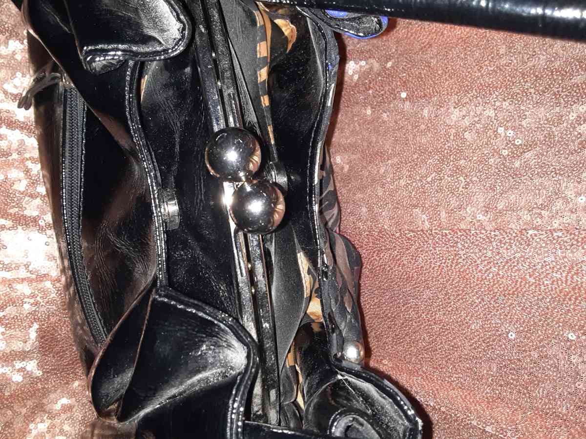 pink zebra purse - Fredericksburg, Iowa - FleaMarketBay