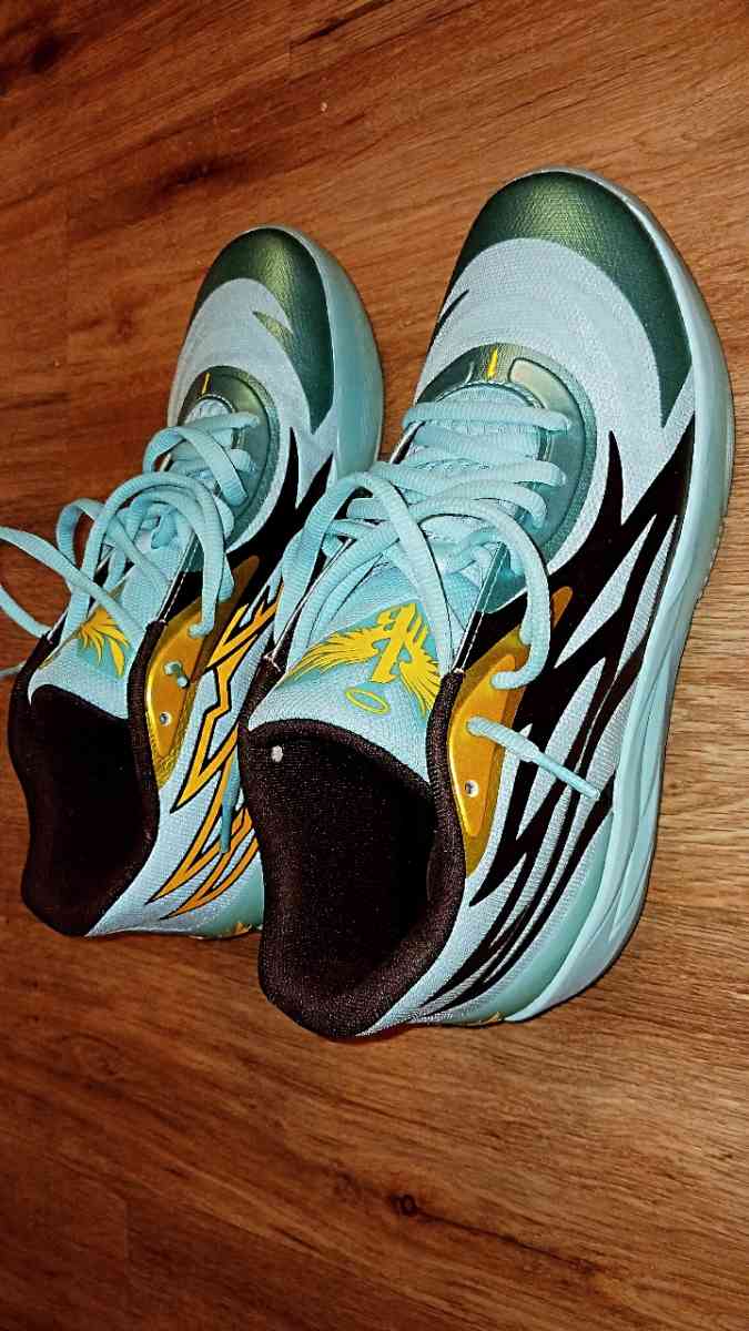 lamelo ball MB02 - Stockton, California - FleaMarketBay