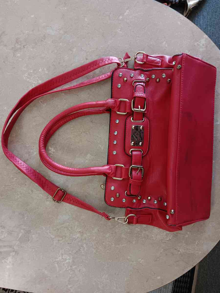 Purse that makes a statement