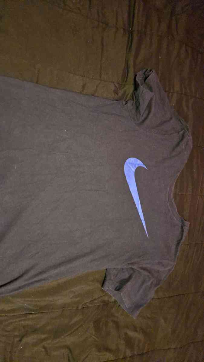 Black Mens Nike Shirt - Somerdale, New Jersey