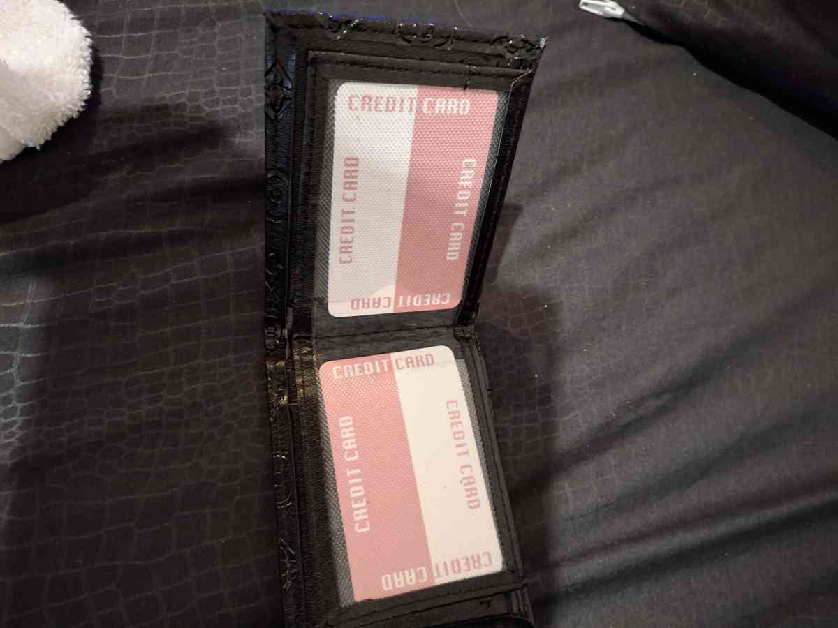 nice mens LV wallet - Austin, Texas - FleaMarketBay