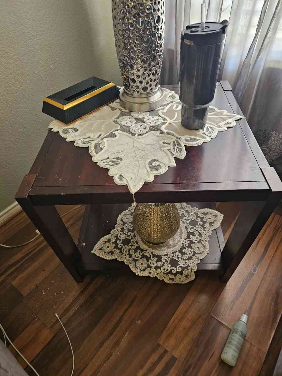 living room table - Arlington, Texas - FleaMarketBay