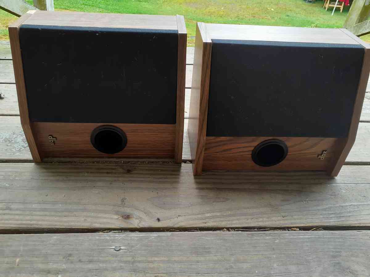 Small Speakers - Fredonia, Pennsylvania