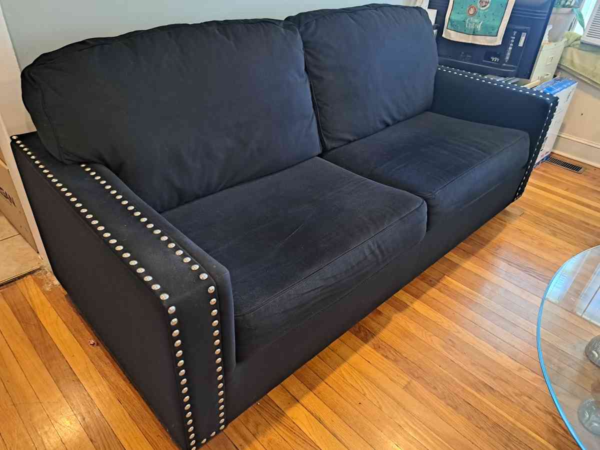 living room sofa and loveseatgood condition - Milford, Massachusetts - FleaMarketBay
