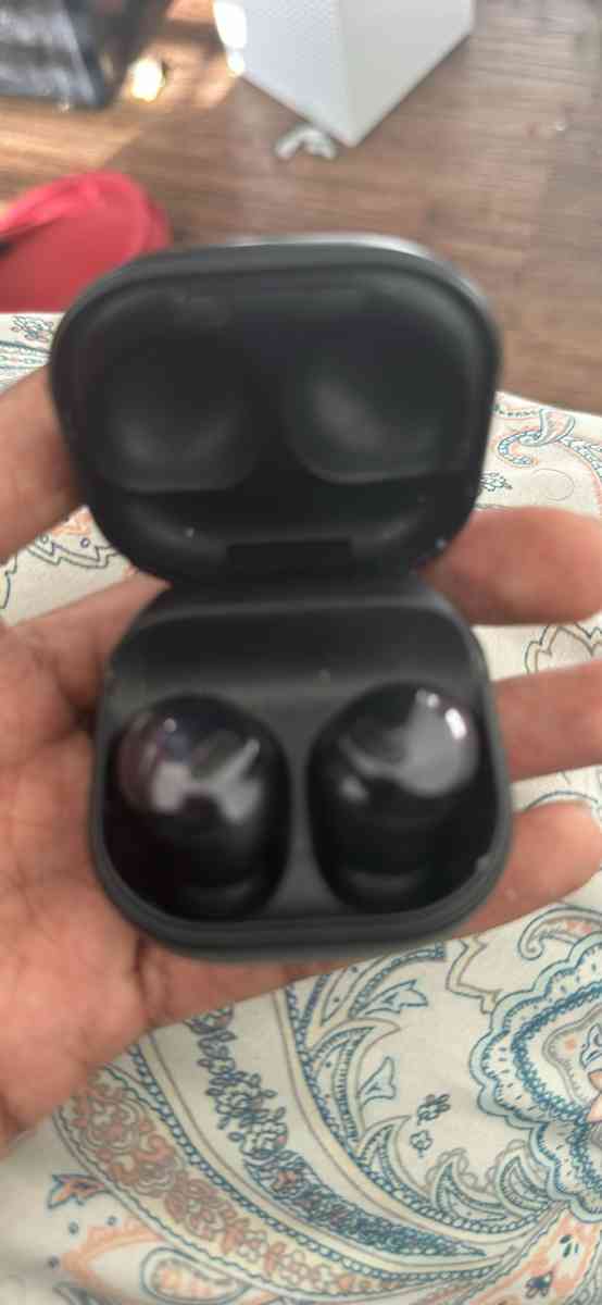 Samsung by AKG - Greenville, South Carolina - FleaMarketBay