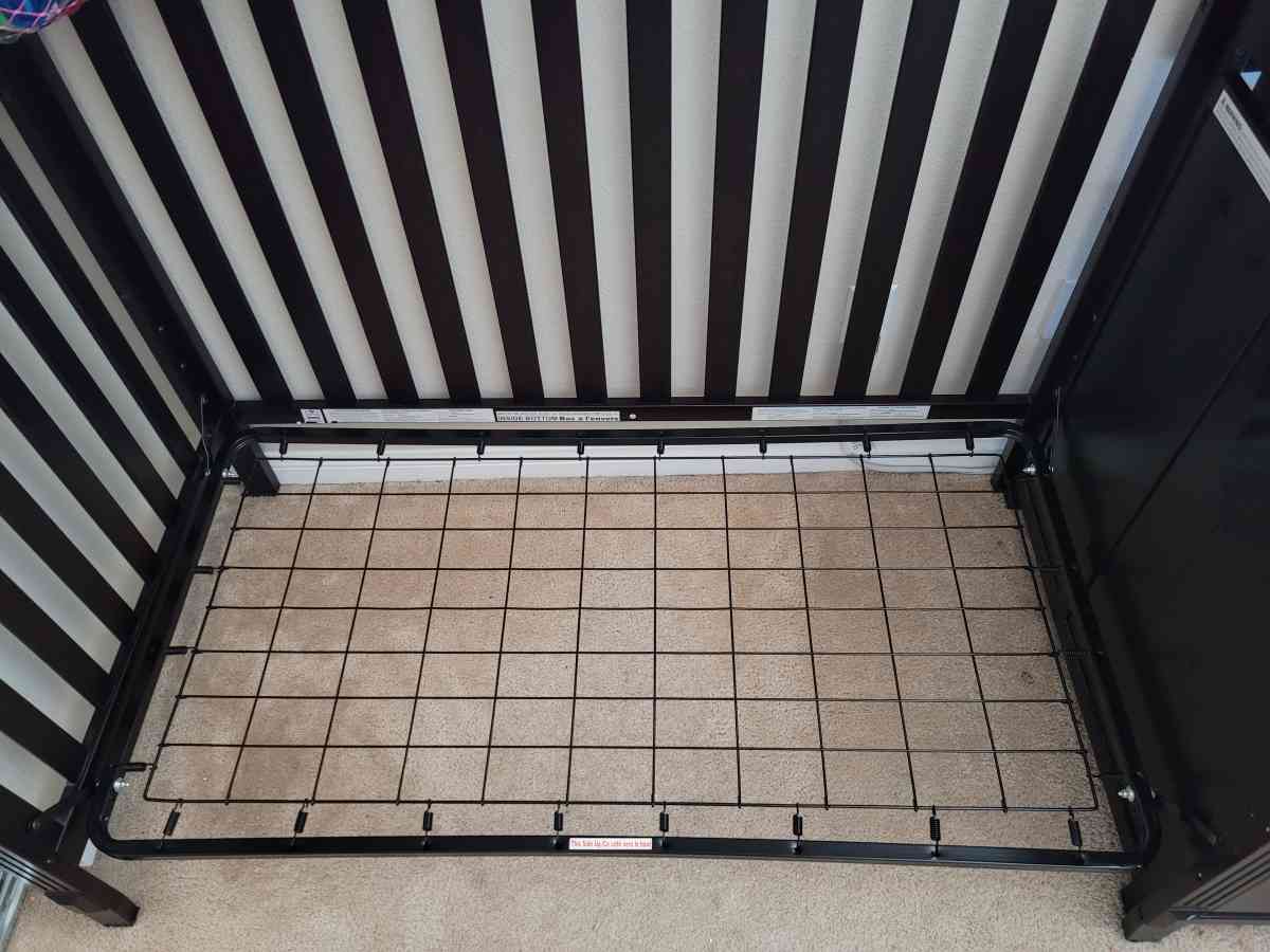 Beautiful Baby Crib - Ventura, California - FleaMarketBay