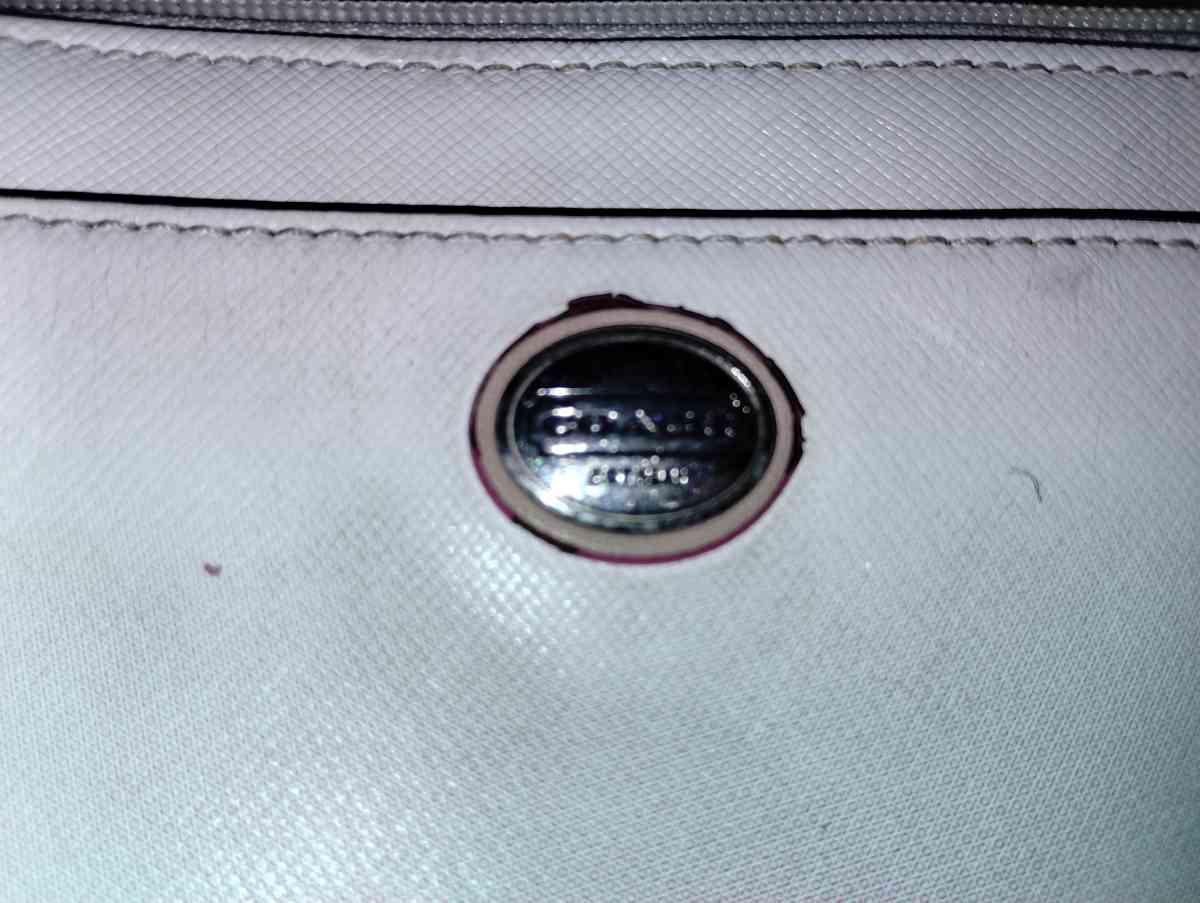 Pink and white COACH Peyton Ombre wristlet - Platte City, Missouri - FleaMarketBay