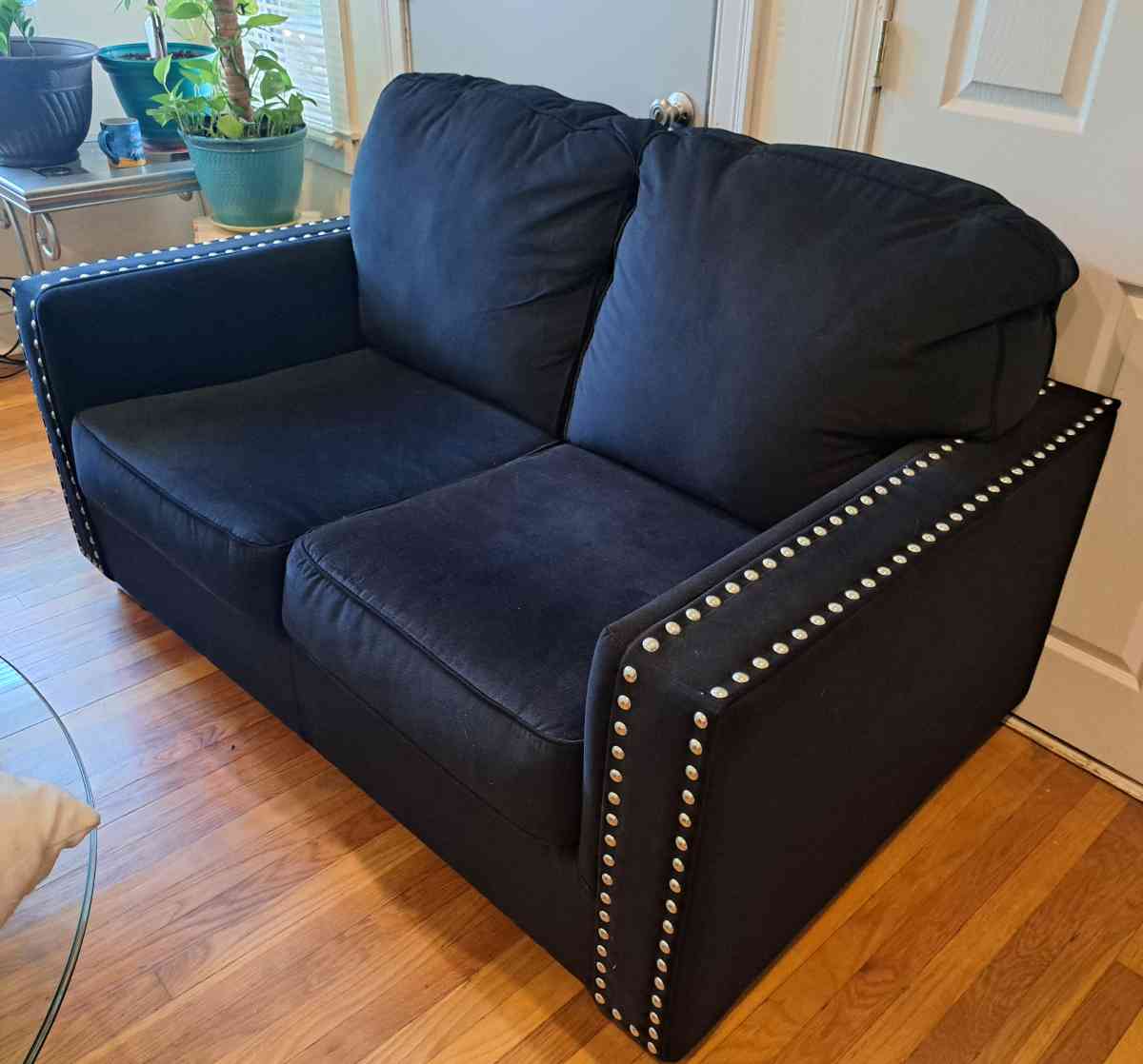 living room sofa and loveseatgood condition - Milford, Massachusetts - FleaMarketBay