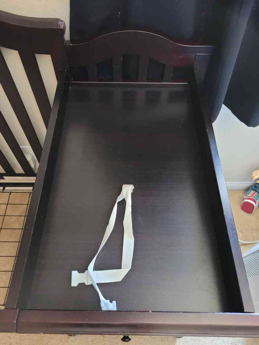 Beautiful Baby Crib - Ventura, California - FleaMarketBay