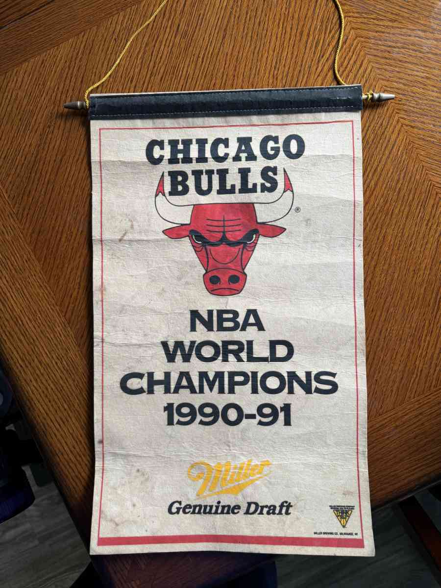 CHICAGO BULLS BANNER - Hibbing, Minnesota