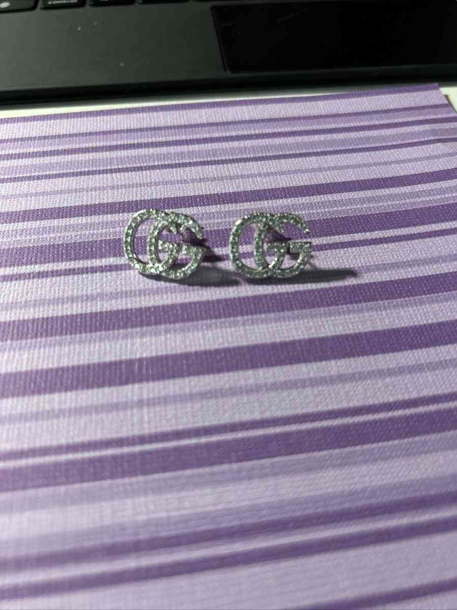 double G fashion earring - Indianapolis, Indiana - FleaMarketBay