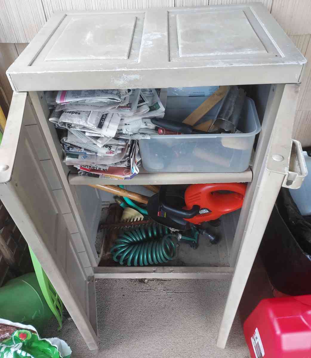 Storage Cabinet - Oil City, Pennsylvania - FleaMarketBay