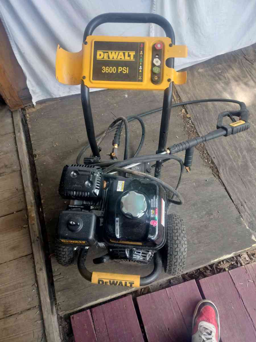 DeWalt pressure washer - Carrollton, Georgia - FleaMarketBay