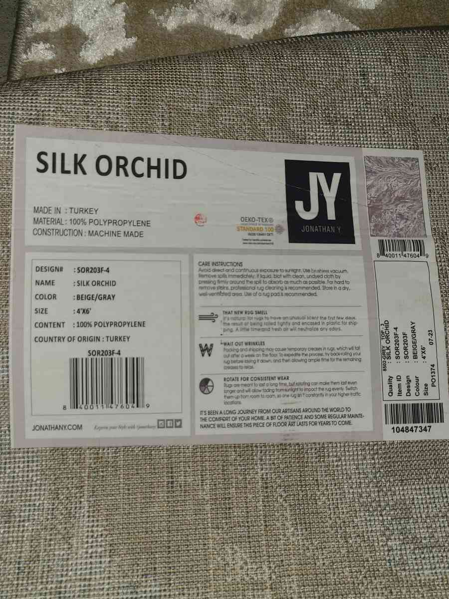 4ftx6ft accent rug - Peoria, Arizona - FleaMarketBay