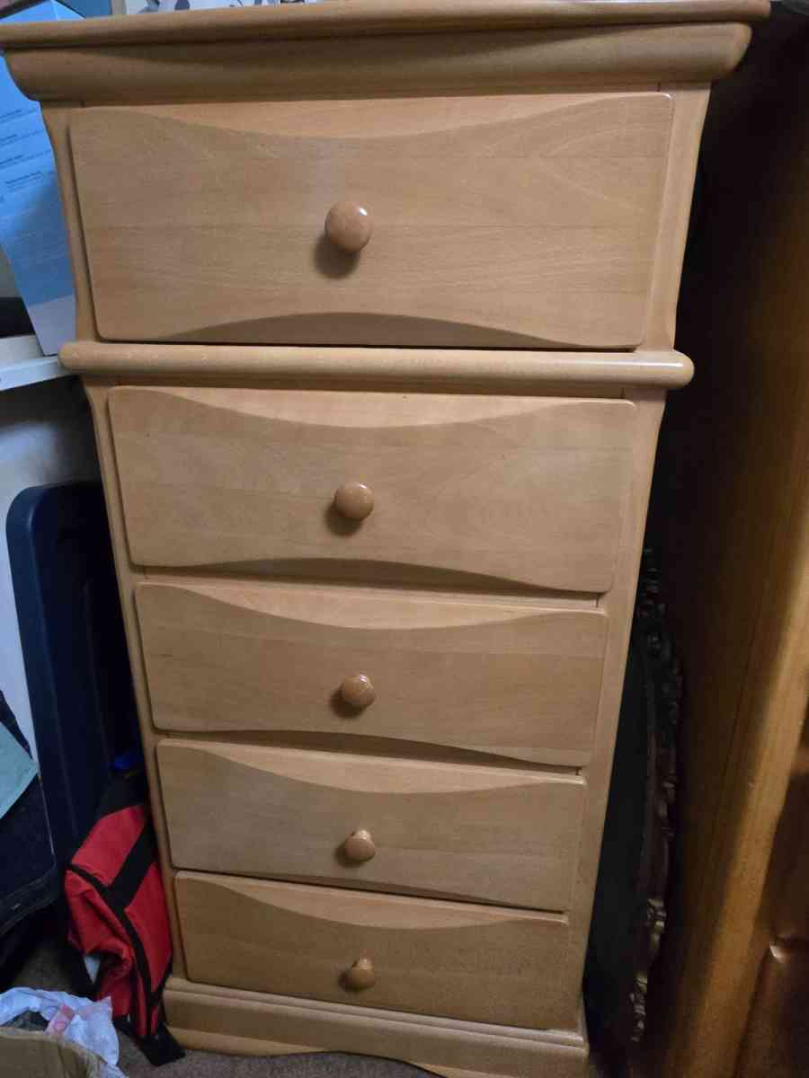 set of nursery furniture - New Britain, Connecticut