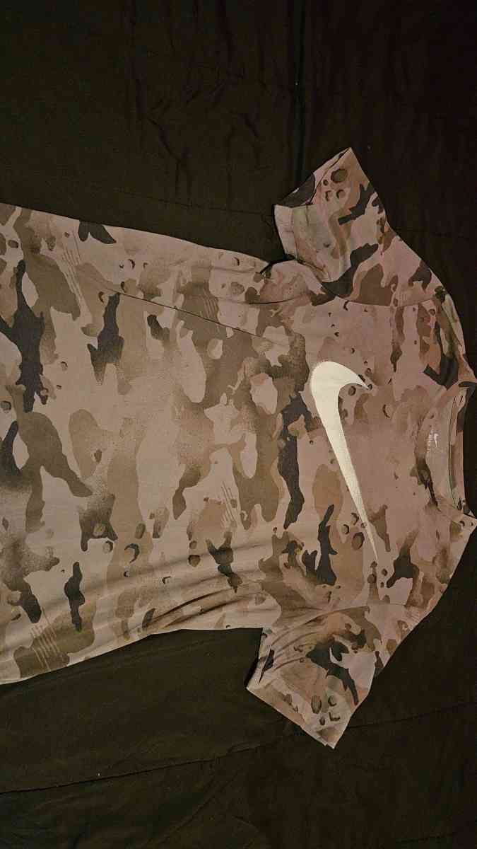 Mens Camo Nike Shirt - Somerdale, New Jersey