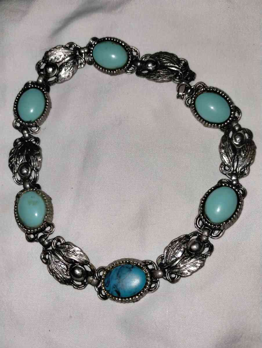 Beautiful turquoise necklace - Platte City, Missouri - FleaMarketBay