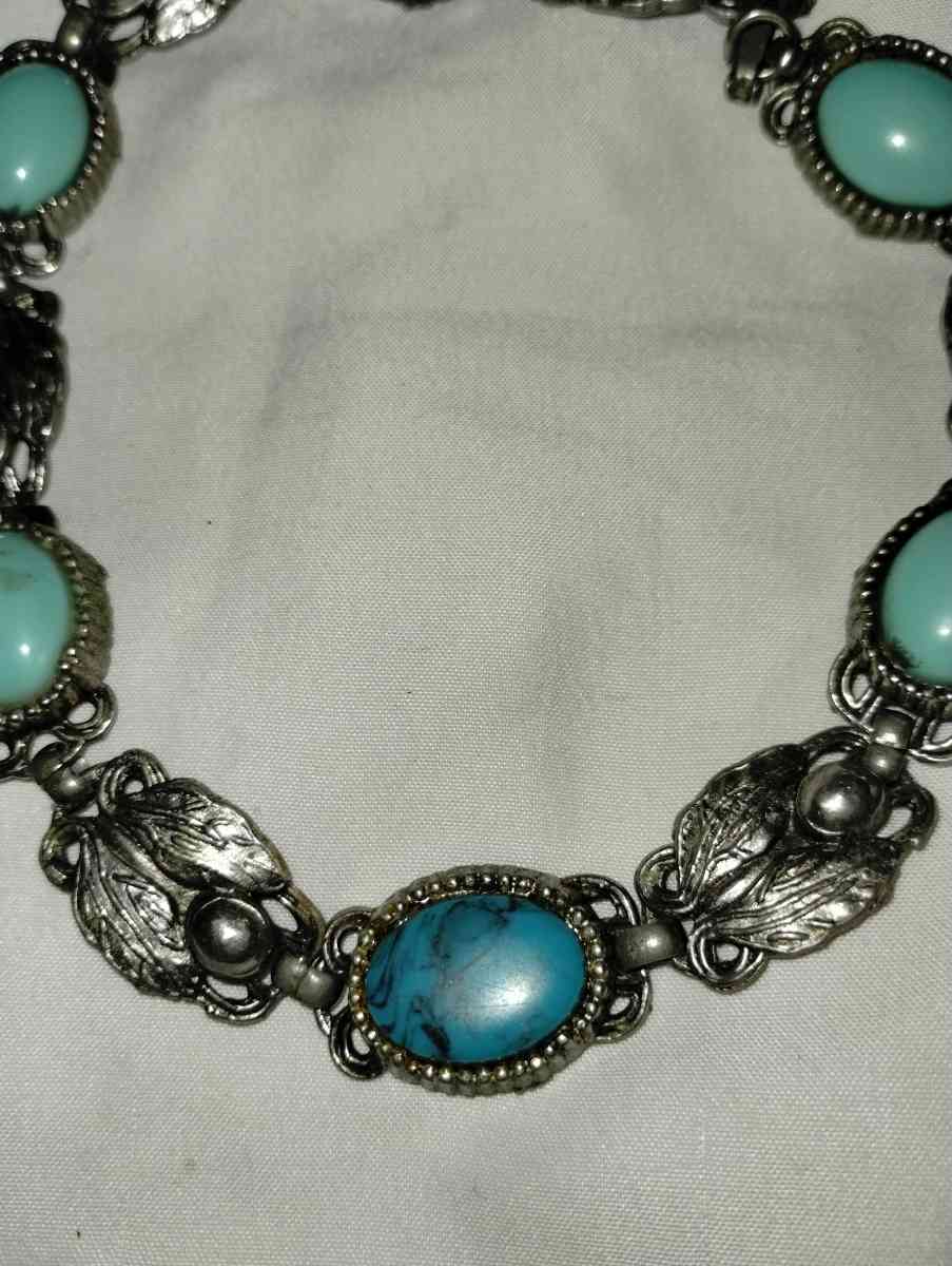 Beautiful turquoise necklace - Platte City, Missouri - FleaMarketBay