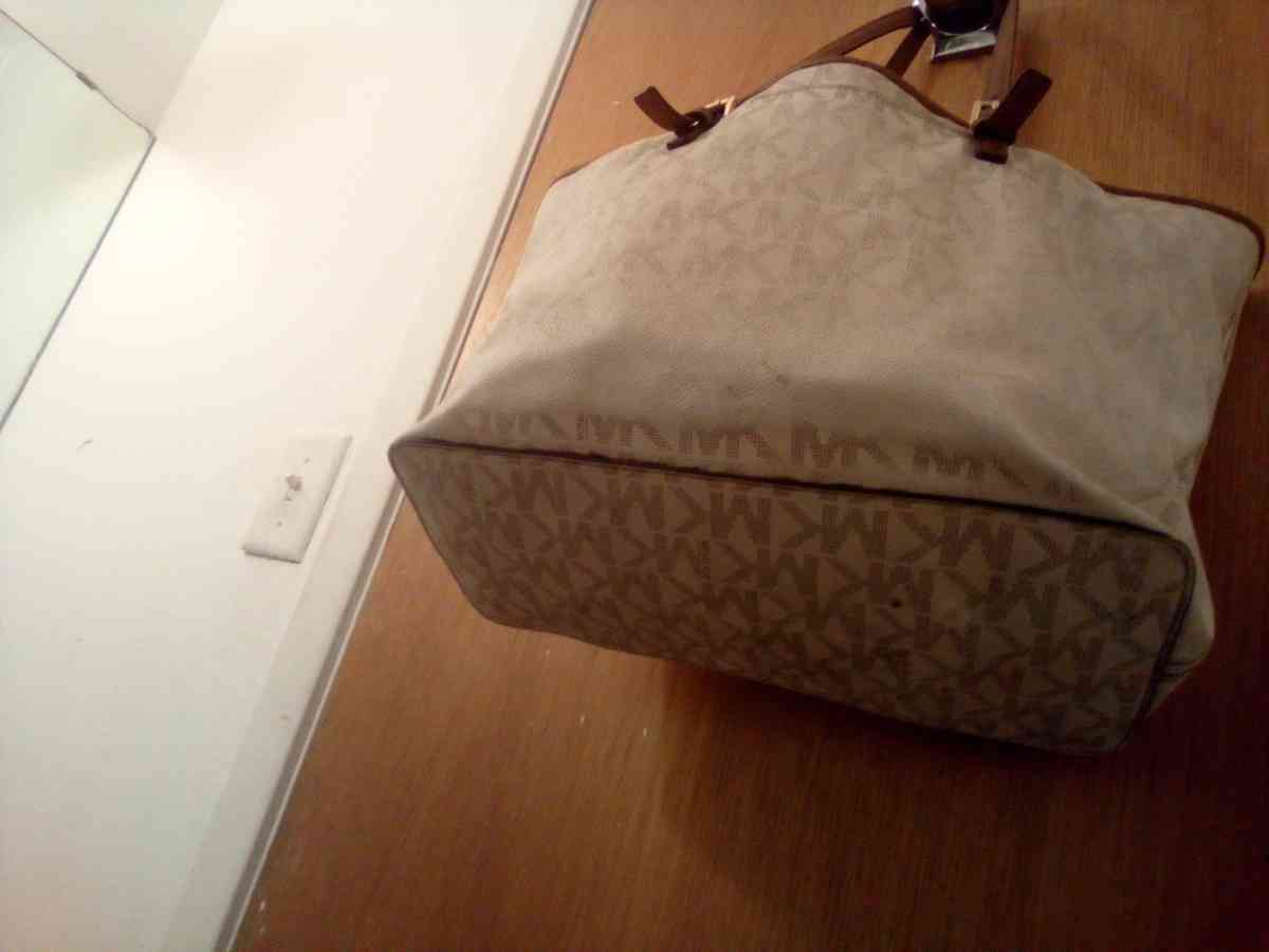 purses - Del Rio, Texas - FleaMarketBay